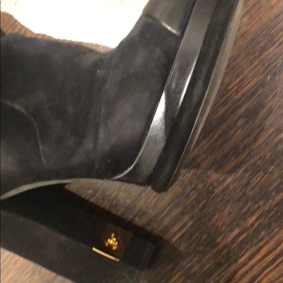 Chanel suede boot - Picture 3 of 7